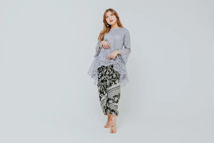 35 Inspirasi Model Baju Kebaya Modern Untuk Wisuda