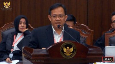 Ekonom Universitas Indonesia, Vid Adrison, berbicara mengenai dampak kunjungan Presiden Joko Widodo di masa Pilpres 2024.