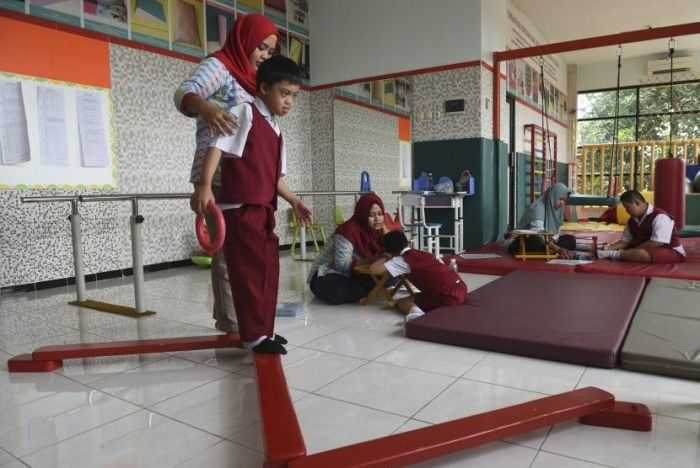 Dasar pendidikan yang dikembangkan di sekolah sekolah taman siswa adalah