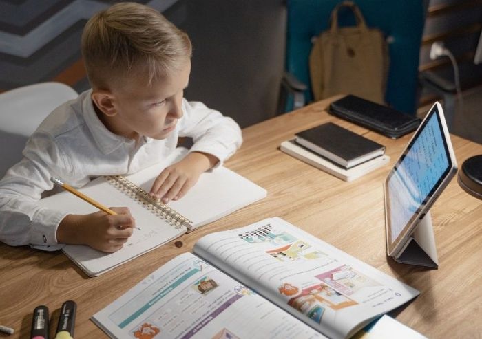 Dampak komputer di bidang pendidikan adalah