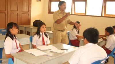 Berikan contoh hak mendapatkan pendidikan